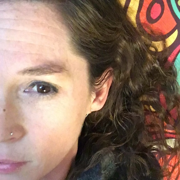 Meet your Posher, Alyson - Picture 1 of 1